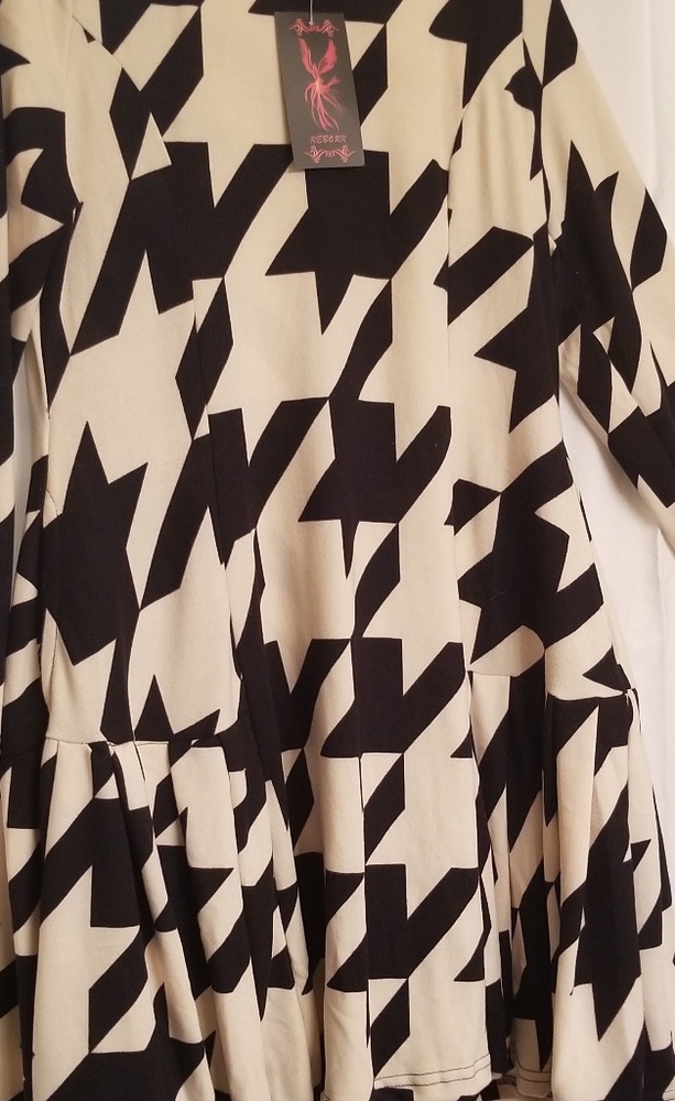 Light weight knit print dress.